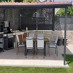 Lora Holiday home Potpican