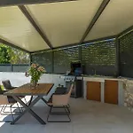 Holiday home Lora *