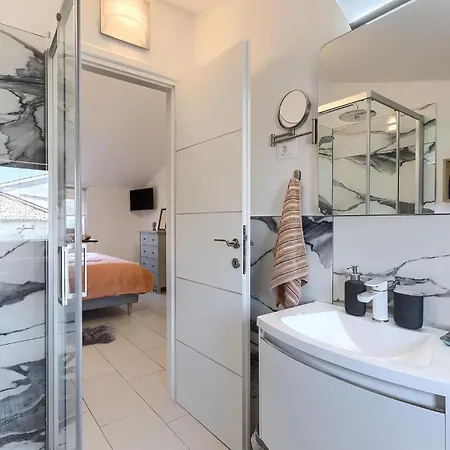 Holiday home Lora Potpican