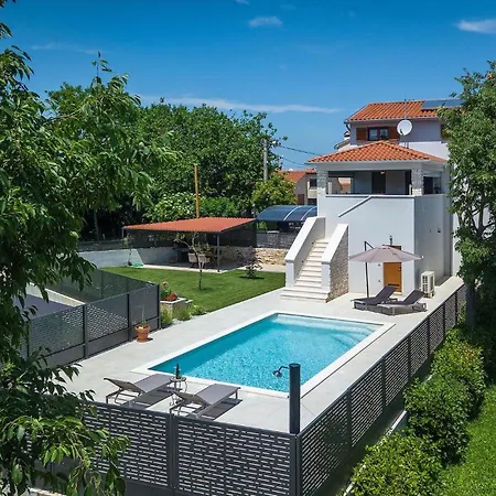 Holiday home Lora Potpican