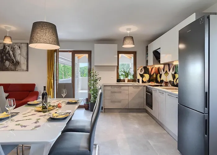 Lora Hébergement de vacances