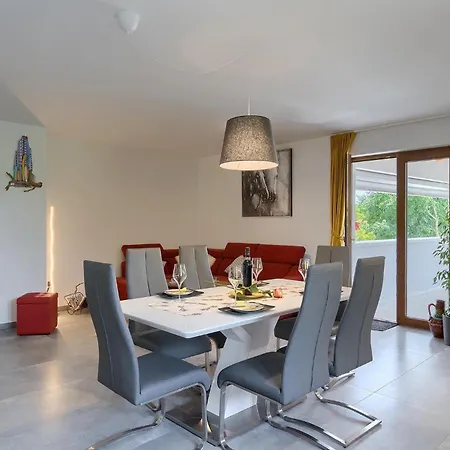 Lora Casa de Férias