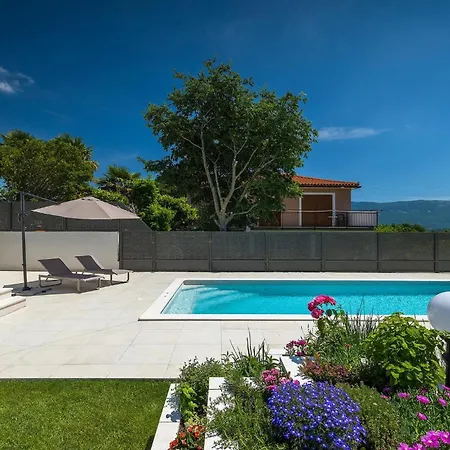 Casa de Férias Lora Potpićan