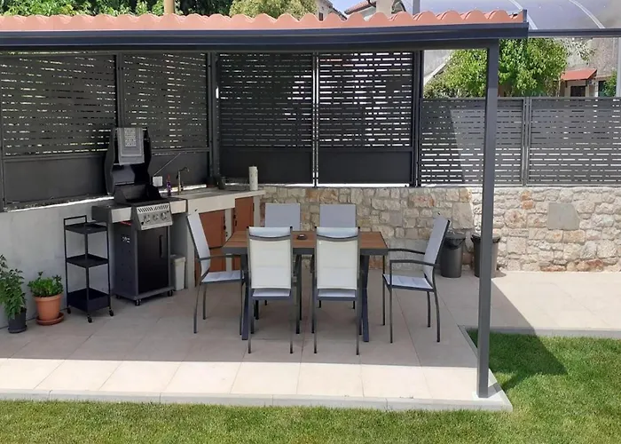 Lora Vakantiehuis Potpićan